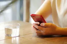 マンガアプリ「無料競争」に終止符？ “推し”と恋愛できるAIチャットで売上6倍、変わるマンガ体験