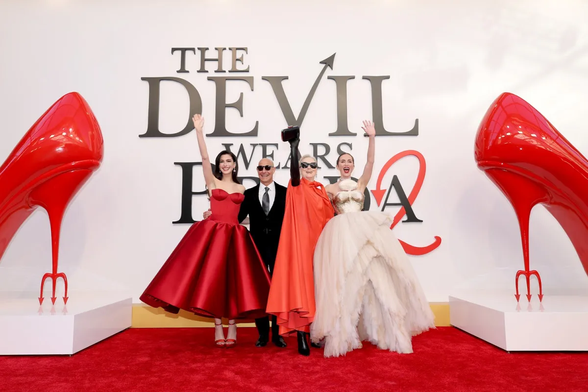 『プラダを着た悪魔２』NYワールドプレミア　メリル・ストリープ＆アン・ハサウェイ、レディー・ガガ登場に大歓声