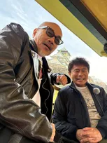 浜田雅功＆竹中直人、大阪城バックに2ショット　「黄金の船 大阪城御座船」乗船