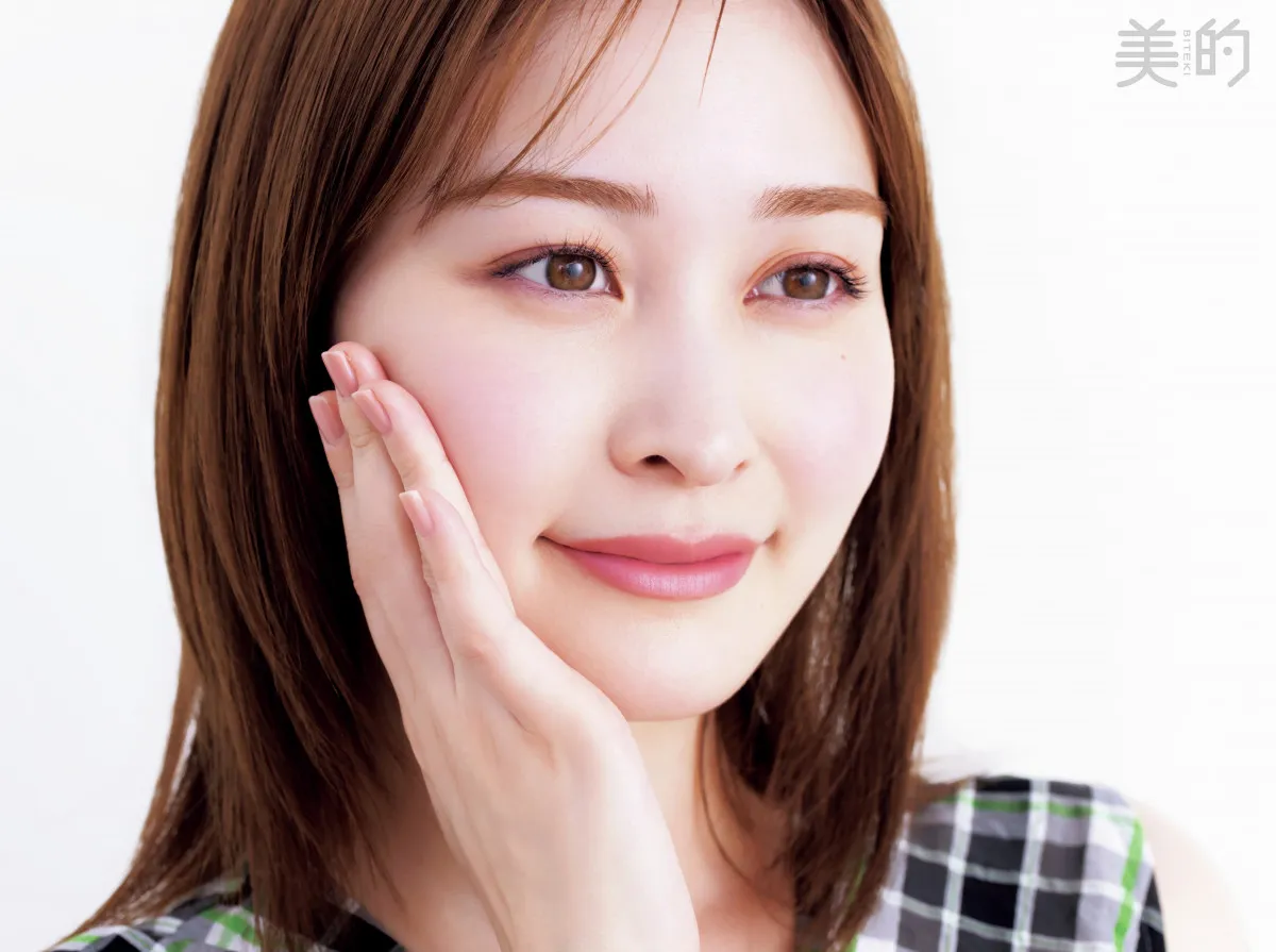 岩田絵里奈アナ、“ダイヤモンド肌”つくるルーティン公開　『美的』登場で透明感あふれる美白肌披露