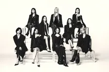 NiziU、初ベスト『Portfolio』リリース決定　豪華特典付き各形態の内容公開　最新ビジュアルも