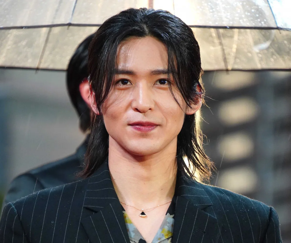 Snow Man目黒蓮、雨天の中ファンと交流→虹空に　約3ヶ月ぶり一時帰国に大歓声