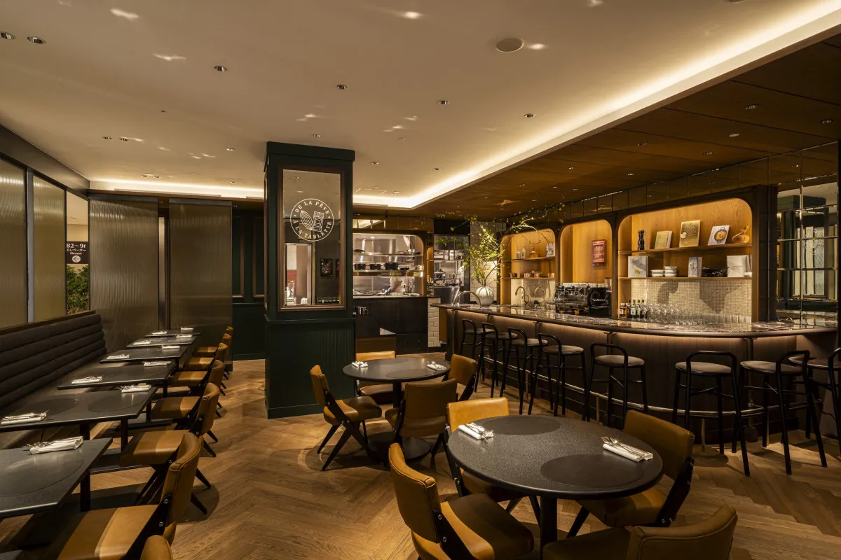 世界的シェフの新業態、うめだ阪急に誕生…“アラン・デュカスの世界観を体現するサロン”　ショコラ＆ビスケットの販売も