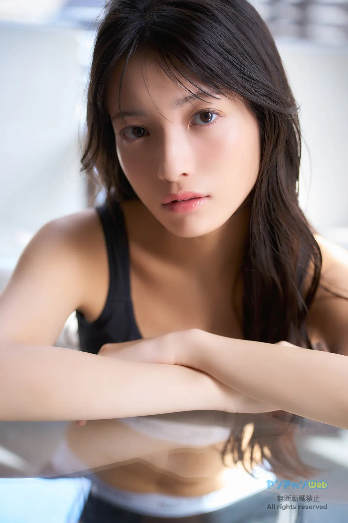 虹のコンキスタドール卒業の蛭田愛梨、“顔面国宝”と呼ばれる美貌と美スタイルをグラビアで公開