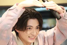 西村拓哉、上京の最適タイミングを占う　さらば青春の光と大阪駅前ビルを散策