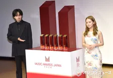 中島健人、軽快に小ボケ　畑芽育が即ツッコミ