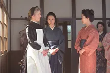 『風、薫る』りん、バーンズに質問をしてみるが…　第26回場面カット