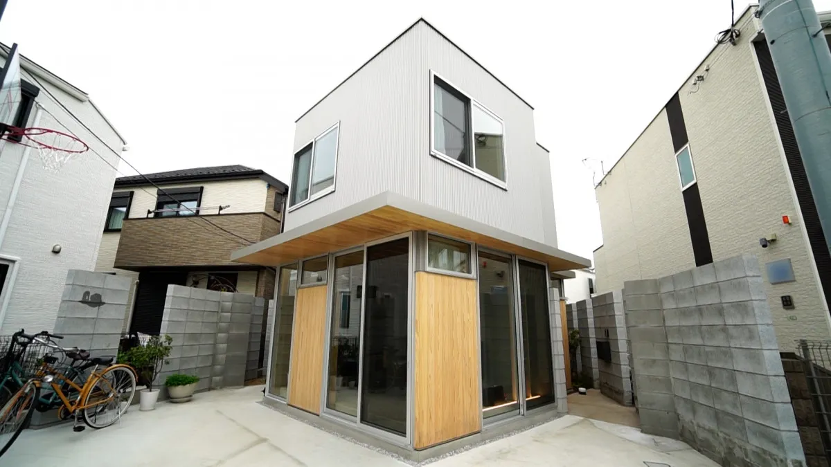 自宅に小屋が8つ!?　リビングにはナゾのハシゴ　設置した理由は次女の思いから　3日放送『となりのスゴイ家』