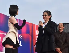 【横浜国際映画祭】窪塚洋介＆池内博之、ドラマ『GTO』コンビが絶妙ボケで笑わせる　“あの塚”と“あの内”に