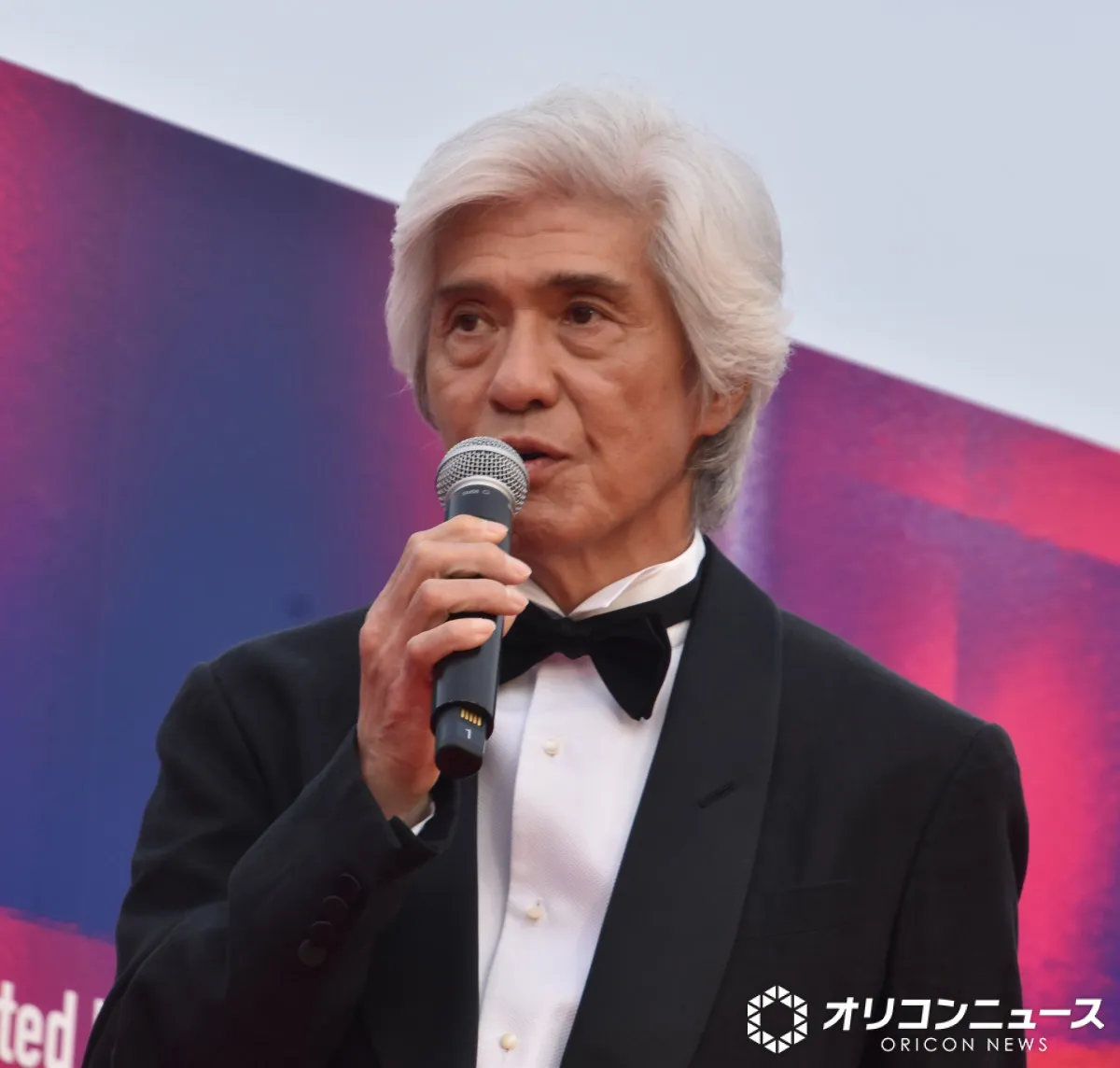 【横浜国際映画祭】佐藤浩市、レッドカーペット歩くも本音をぶっちゃけ「他国の映画祭はもっと長い」