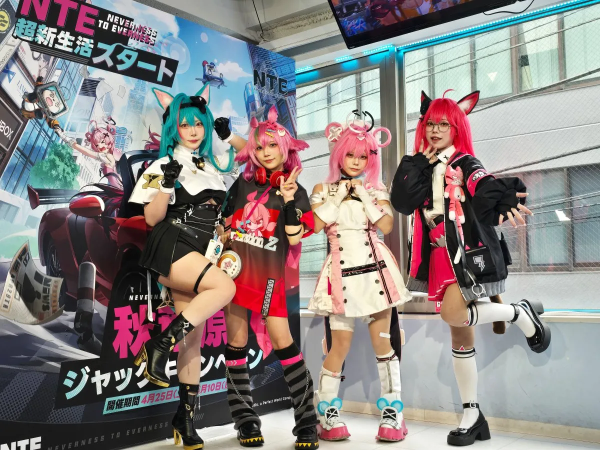 秋葉原の街、『NTE: Neverness to Everness』一色に　コスプレイヤーが扮する4キャラが店頭へ