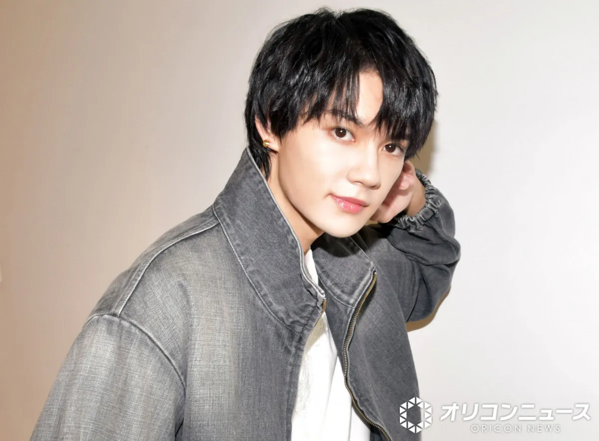 M!LK佐野勇斗、家族“団らんショット”に反響「イケイケ三兄弟やなぁ」「美男美女すぎて滅」
