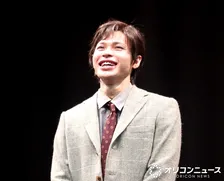 “令和のアラン・ドロン”上田竜也、鶴見辰吾から“スタイリッシュでセクシー”と絶賛　「色気は封印していたつもり」と照れ笑い