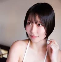 グラビア界期待のルーキー・三園響子、圧倒的なグラマラスボディを「今月の一推しグラビアン」で見せる