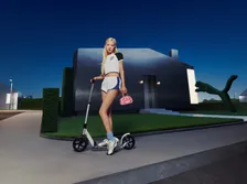BLACKPINK・ROSE、美脚際立つ短パン姿で“非現実”なスタイルを披露　プーマジャパン新ビジュアルに登場