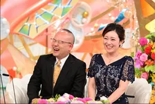 『新婚さん』53歳離婚歴2回の夫＆35歳妻、中洲No.1ホステスに一目惚れ　脈なし→「この人だ」と確信　手をつなぐこともなく0日婚へ