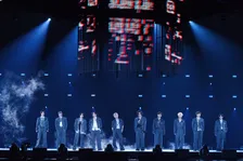 【KCON JAPAN】INI、初日ヘッドライナーとして登場　NCT 127「Walk」をINIらしさ全開カバー