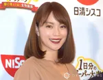 46歳・蛯原友里、10年以上続けているトレーニングを明かす「やはり努力されて今の美しさキープしてるんですね」「かっこいい」
