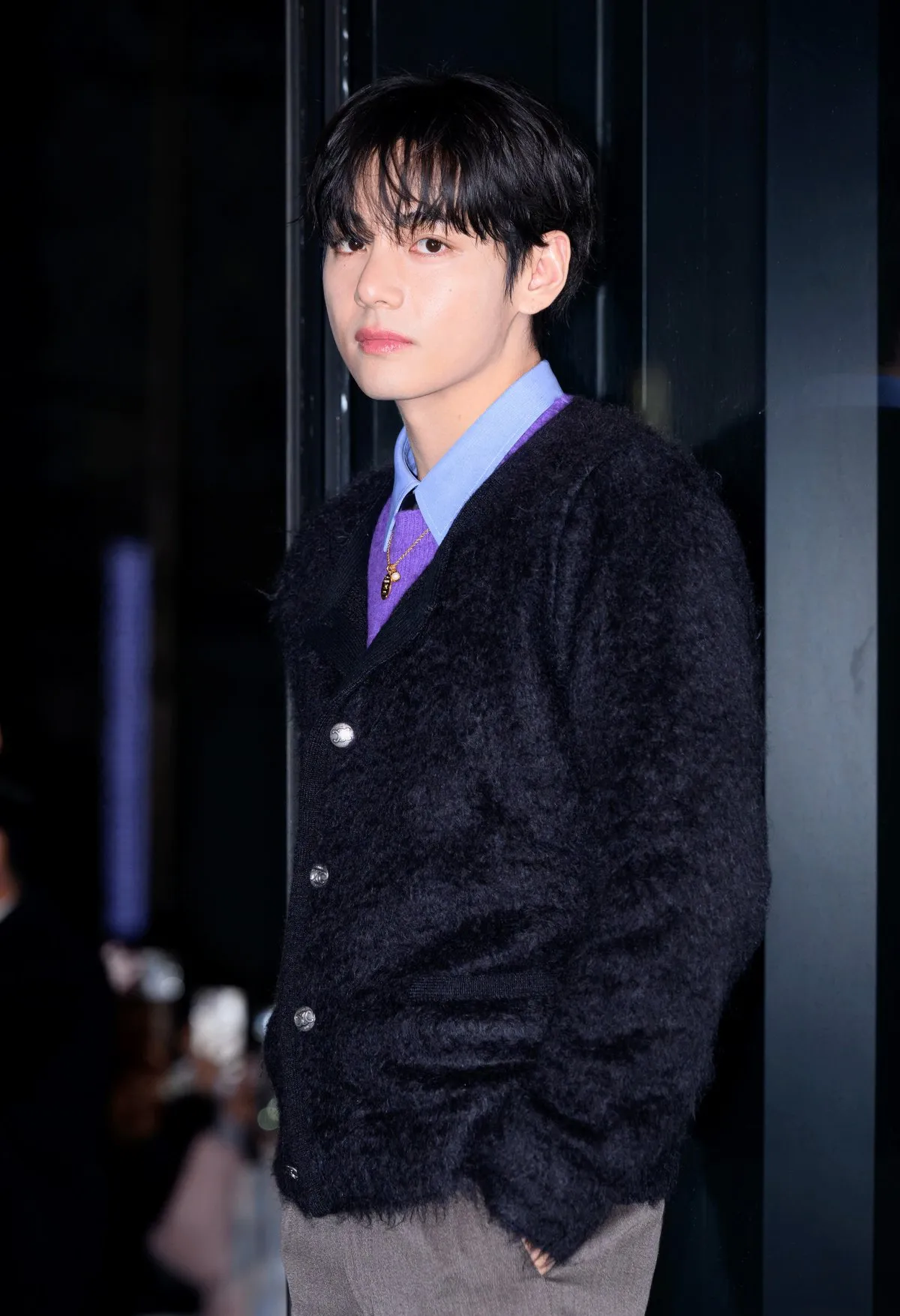 BTS・V、メキシコでのメンバーショットや大統領との笑顔写真公開　ブリーチ中の様子も「襟足金髪にしたのめっちゃカッコいい」「テテの金髪やばかったな」