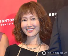工藤夕貴、母との“顔出し”2ショットに反響「お母さまお若い」「笑顔がいいなあ」　親子で旬のバラ鑑賞を楽しむ
