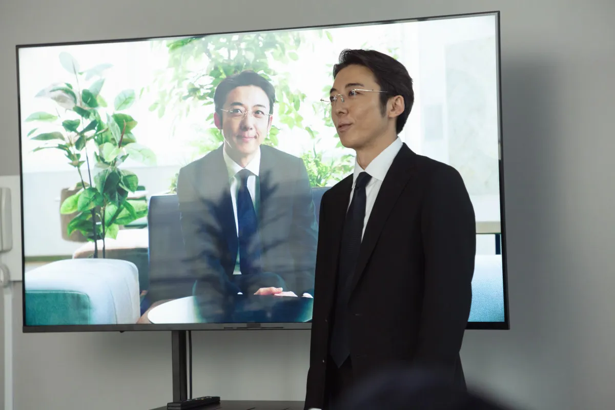 『リボーン』高橋一生、複雑な“一人二役”も圧巻の演じ分け　今夜第5話放送