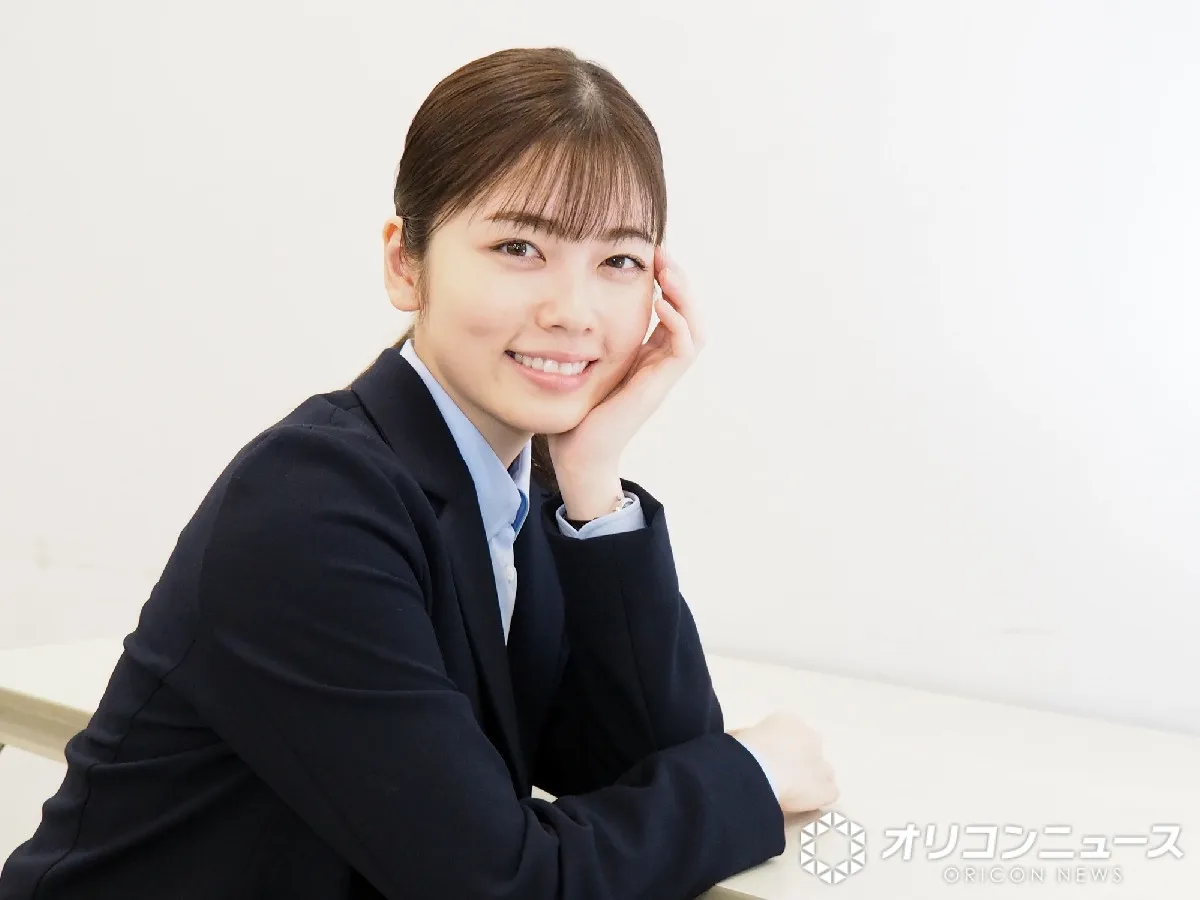 小芝風花、艶やかな黒の肩出しドレスショット添え『橋田賞』受賞に感謝つづる「おめでとうございます」「めっちゃ綺麗」　祝福の声続々