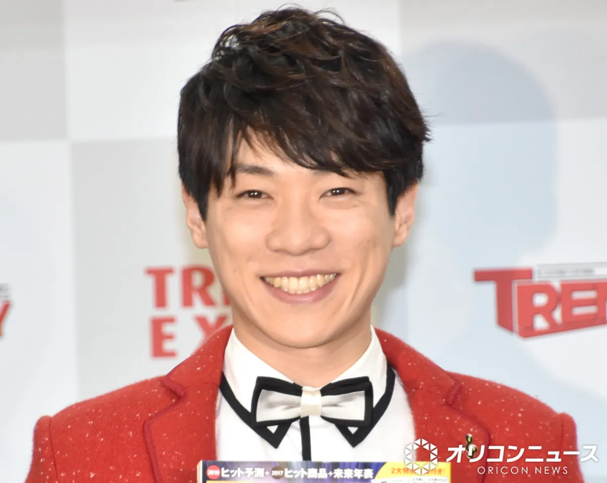 横山だいすけ、幼少期の“顔出し”母子2ショット披露に反響「リアルおかあさんといっしょの、だいすけお兄さんだー」「お母さん優しいお顔されていますね」