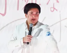 カカロニ栗谷、子供の誕生を報告　大悟の番組で妻とのツーショットも「ずっと笑える夫婦で」