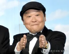 八嶋智人、在りし日の上島竜兵さんとの2ショット公開　『怪物くん』で共演「そっちで楽しくやるんザマスよ」11日に命日