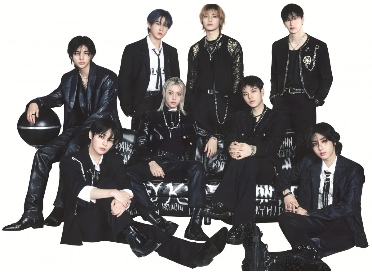 Stray Kids、大型スタンディ＆スペシャルスペースが登場　映画館を“dominATE”