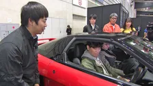ホンダ『NSX』再生の“お値段”に驚がく　“究極の再生技術”におぎやはぎ感動「もはや新車だよ！」