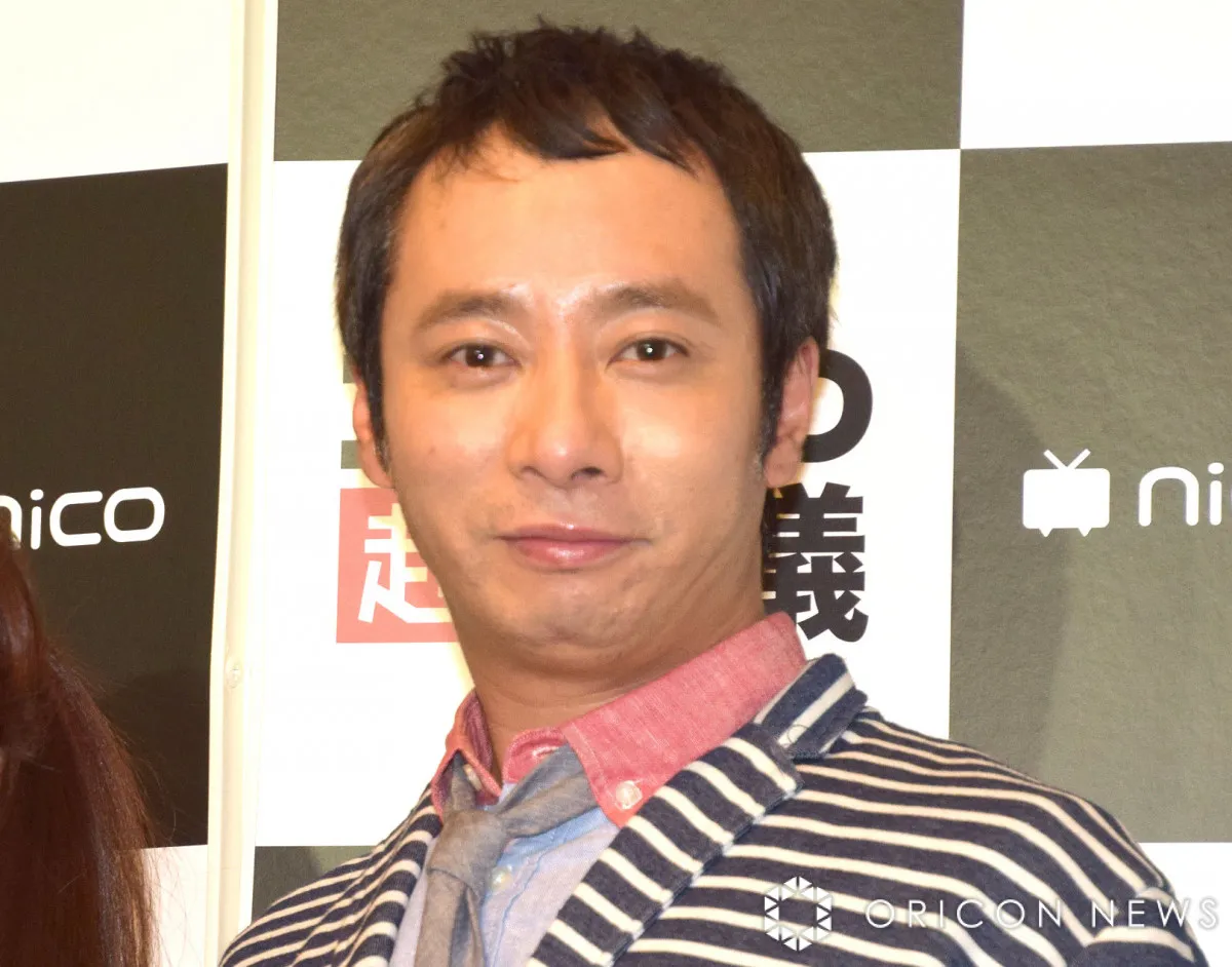 「隣は石田純一パパ？」いしだ壱成、“母の日”に両親の思い出ショット＆幼少期の秘蔵写真を一挙公開「昔からイケメン」