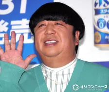 休養中のバナナマン日村、54歳誕生日に番組が祝福メッセージ＆ビジュアル公開　「ゆっくり休んで」エール続々