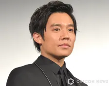 42歳・小出恵介、最新ショットにファン衝撃「えええ！」「チャラ男や」「痩せたね」