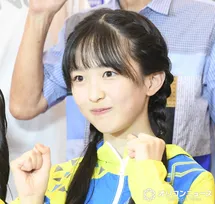 NMB48の17歳高3メンバー、マニアックすぎる「ガンダム」ポーズが“万バズ”…「再現度やば〜」　石山千尋が自身をアピール