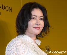 昨年出産の真木よう子、娘2人とショッピングを報告　日常ショットに「ママの顔してる〜」「とりあえず美しい」