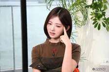IVE・レイ、単身渡った韓国での“努力＆葛藤”　『日曜日の初耳学』でソウルからリモート出演