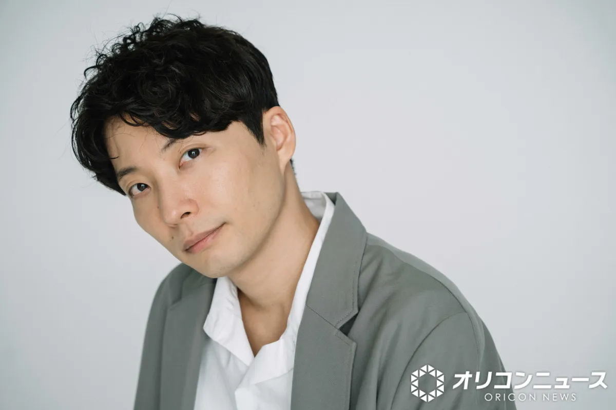 「結婚指輪前からされてましたっけ、、、！」星野源が公開した写真に反響「これまたワイルドお髭」「変な声出た笑」