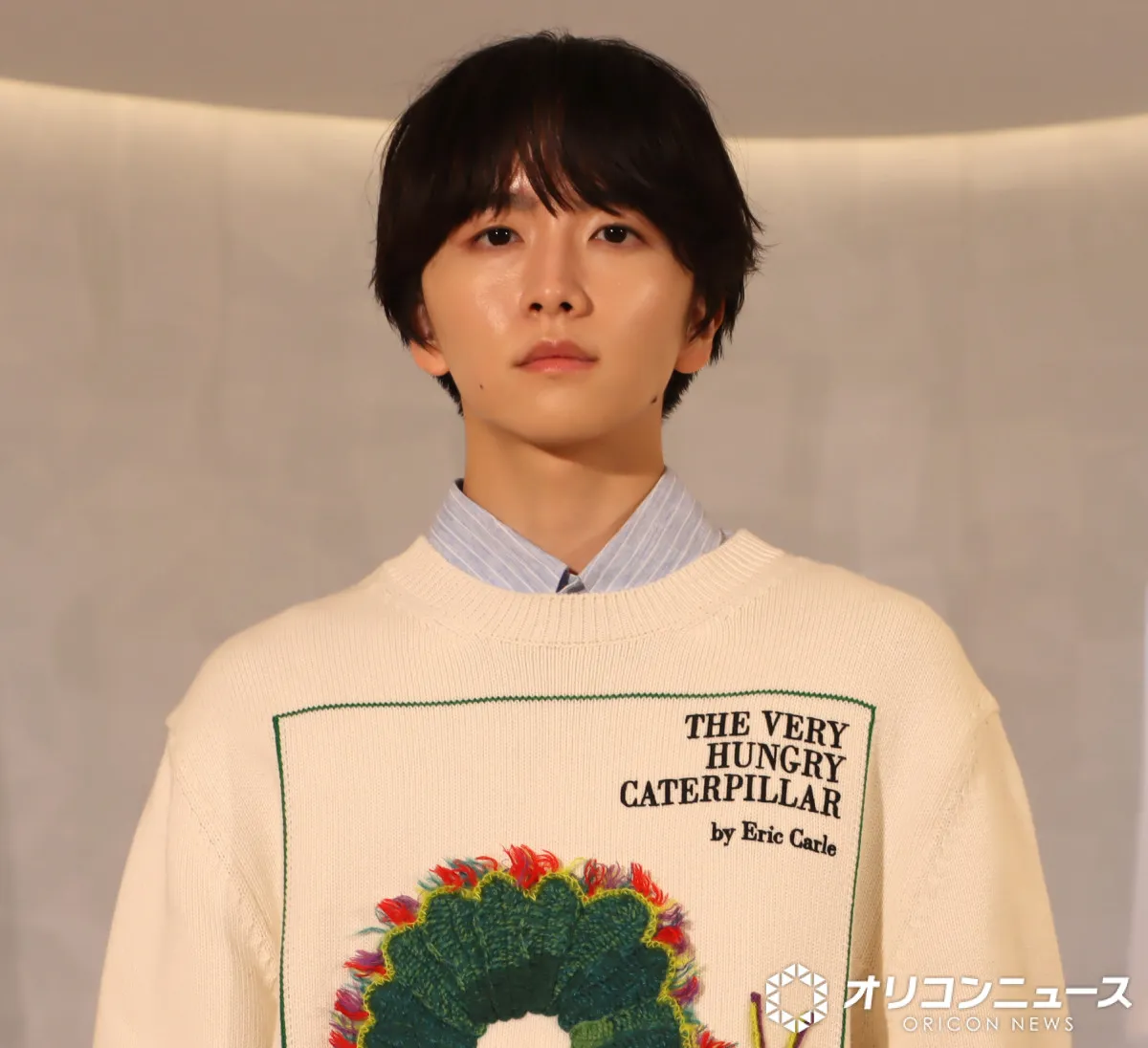 板垣李光人、印象的な“はらぺこあおむし”ニットを披露「ファッションという場で会えてうれしかった」