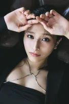 大河ドラマ『べらぼう』で俳優デビューした21歳、迫力ある水着姿＆美デコルテ披露　『B.L.T.』に初登場