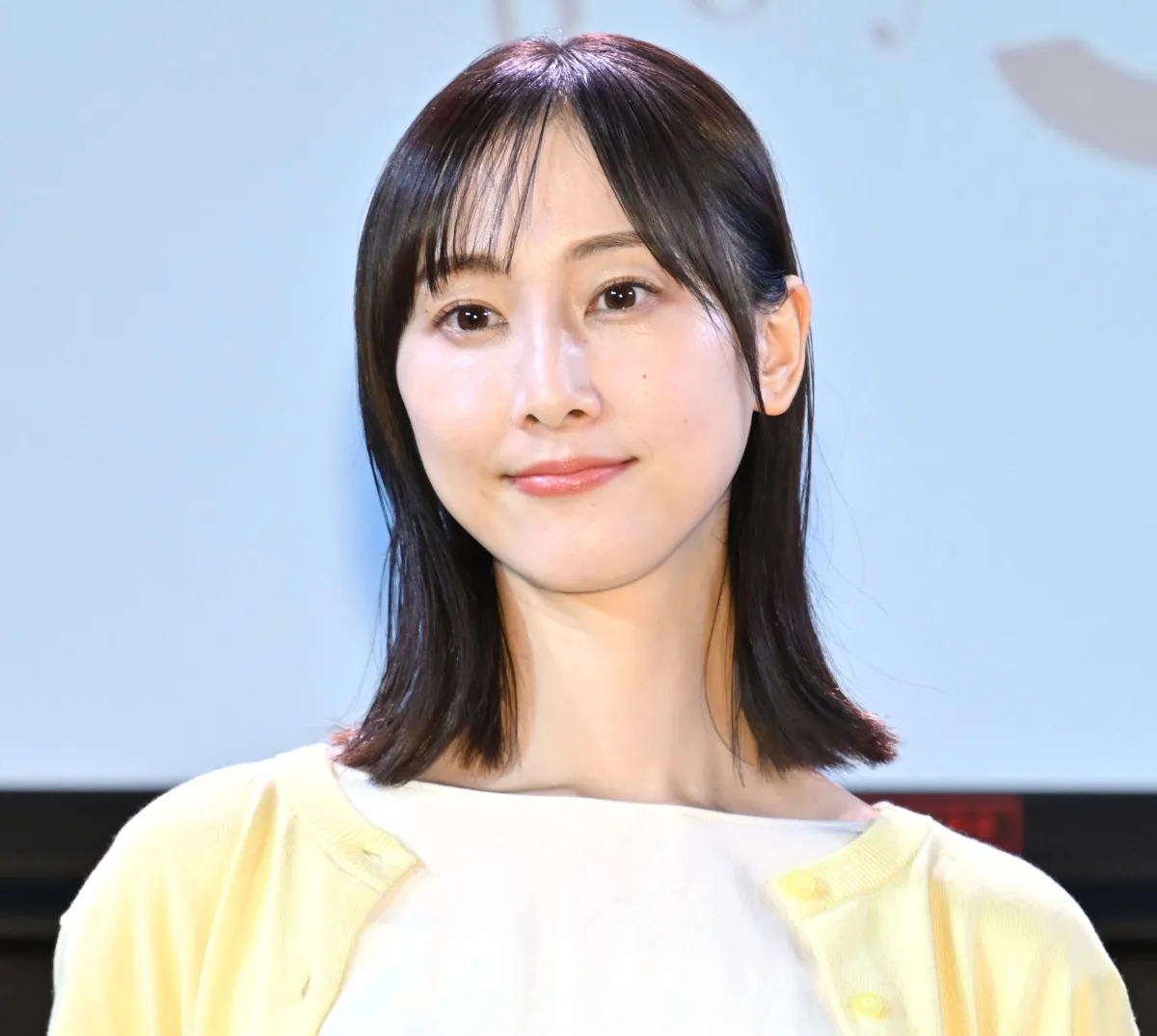 松井玲奈、アーセナルの22年ぶり優勝の日にユニ姿で外出　帰り道にグーナーとグータッチ「こんな人生もあるのか」