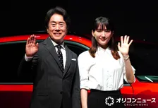 “カンヌ帰り”綾瀬はるか、新型CX-5を笑顔で堪能　同郷マツダのブランドアンバサダー就任
