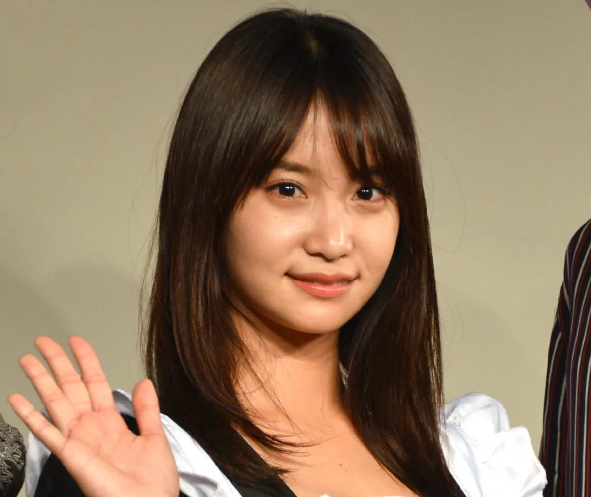 永尾まりや、“モテクイーン”の魅力全開グラビアの撮影風景公開