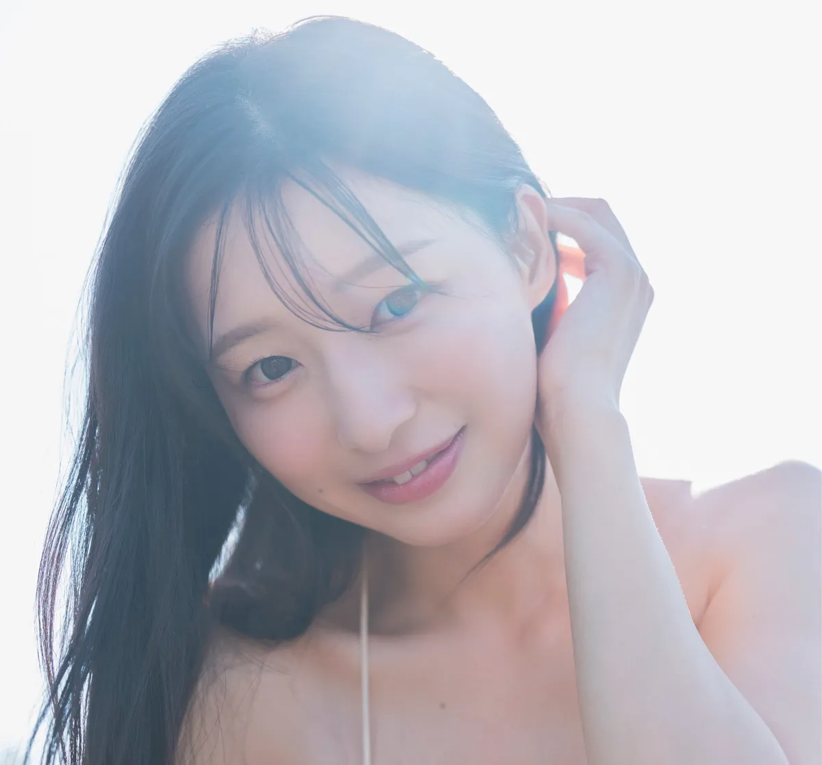 「補聴器をつけた天使」我妻ゆりか、週プレに4年ぶり登場　憧れの「旅館で浴衣」グラビアでしっとり大人の魅力