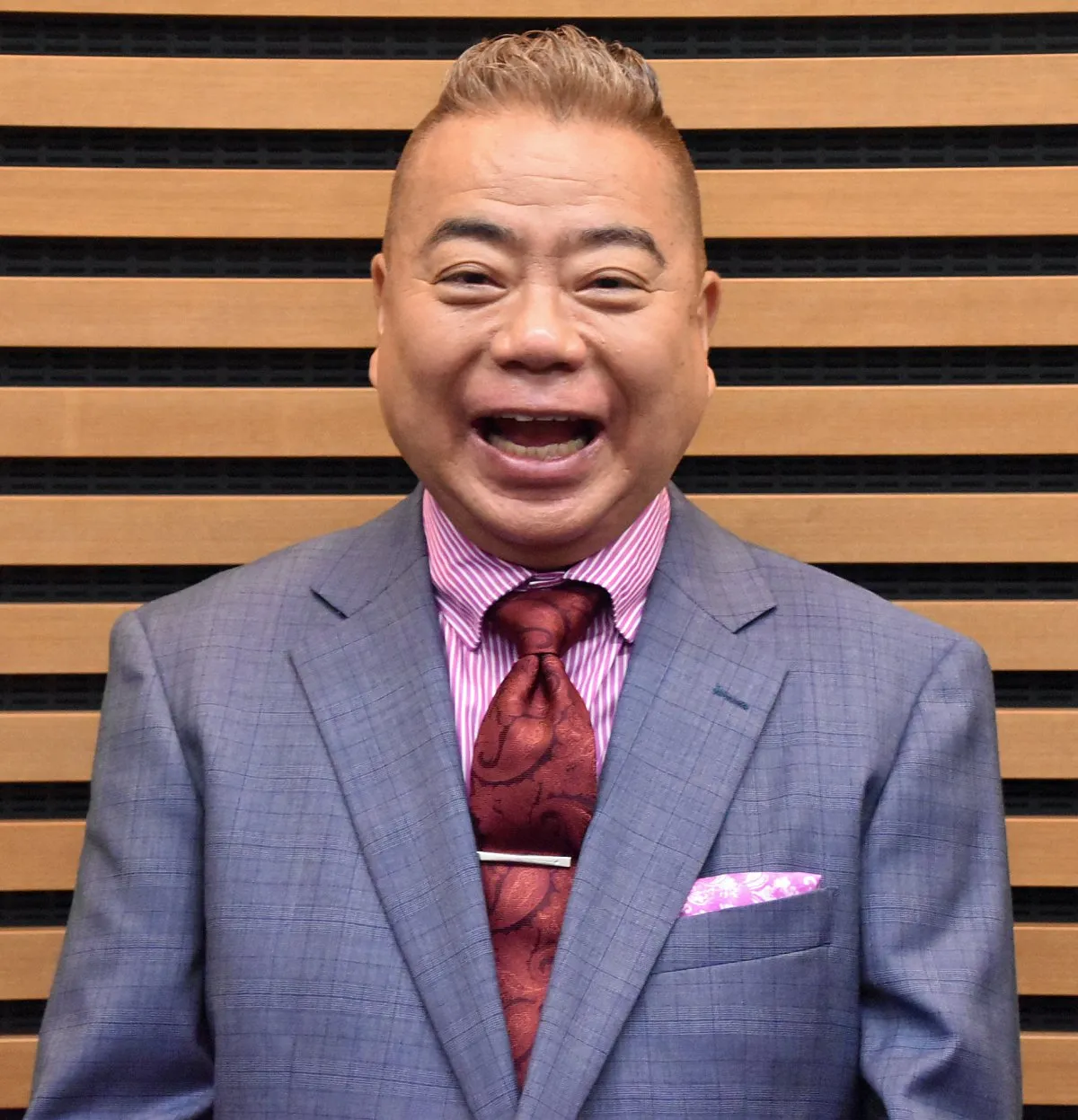 出川哲朗、『モーニングショー』生出演で“ぶっこみ”連発　コメンテーター席を前に「ニュースに載ってる方、問題発言して…」