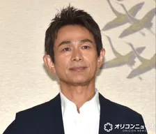 58歳・江口洋介、“イケオジ”の雰囲気漂うオフショット「大人の雰囲気がエモすぎ」「絵になる」　ギャップに絶賛の嵐