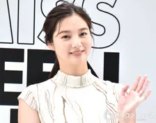 32歳・新川優愛、セーラー服姿公開で反響「似合いすぎぃ」「JK優愛さんかわいすぎるー」「かわいすぎるしスタイルよすぎ」