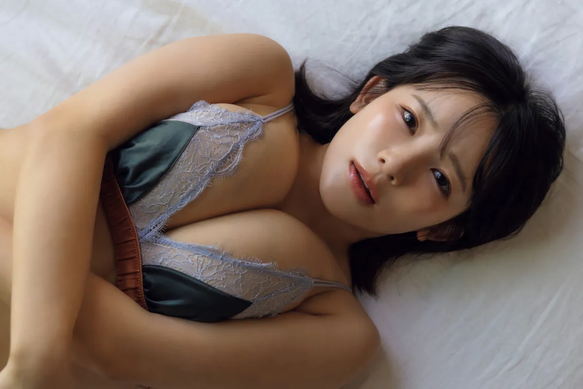天木じゅん、親友撮影の“グラビア”　親しい関係だからこその柔らかい表情