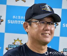 古田敦也、阿部慎之助前監督の“大粒の涙”に思い　神妙な面持ちで謝罪会見見守る