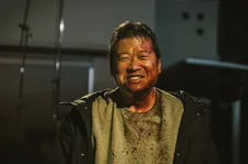佐藤二朗主演『名無し』現場はまさかの和気あいあい　衝撃の“断髪式”映像も解禁